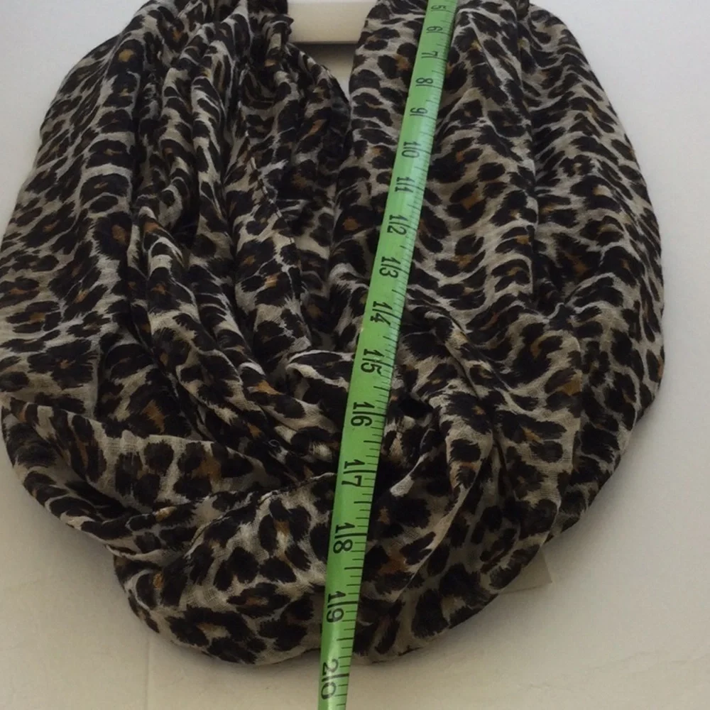 Van Heusen Leopard Scarf New color brown &black.          #286